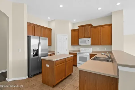 9236 Prosperity Lake Drive Jacksonville FL 32244