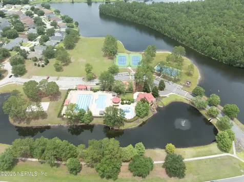 9236 Prosperity Lake Drive Jacksonville FL 32244