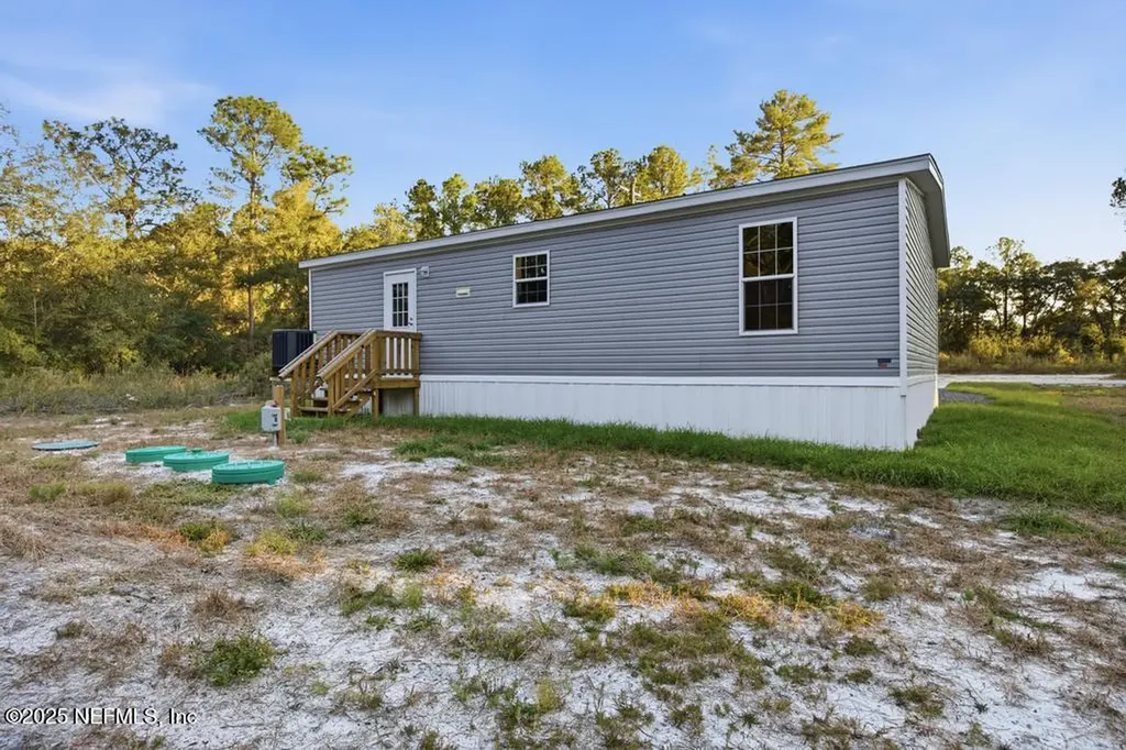520 Hickory Nut Trail Satsuma FL 32189