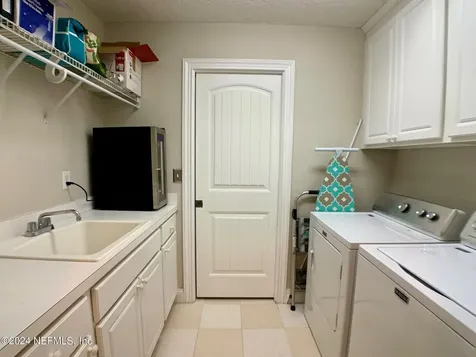 5511 La Moya Avenue Jacksonville FL 32210