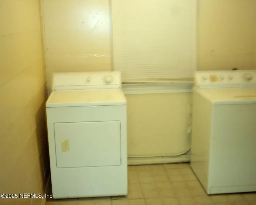 1050 Alderside Street Jacksonville FL 32208