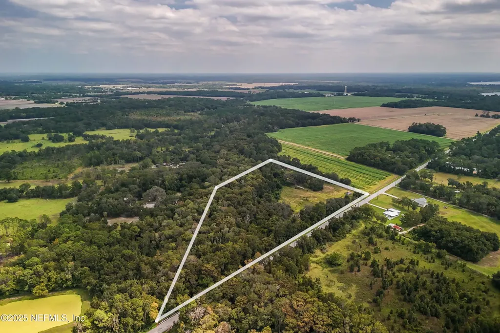 310 E River Road East Palatka FL 32131