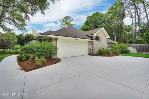 1910 Hibernia Court Jacksonville FL 32223
