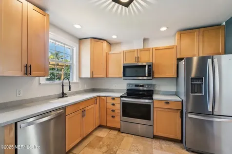4253 Redwood Avenue Jacksonville FL 32207