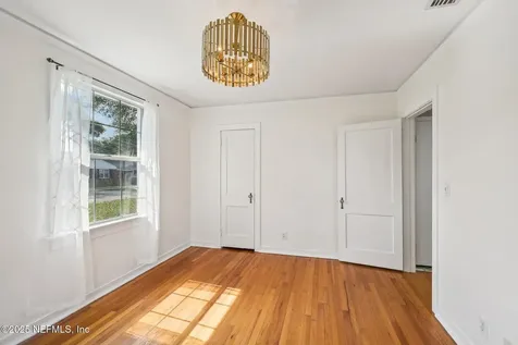 4253 Redwood Avenue Jacksonville FL 32207