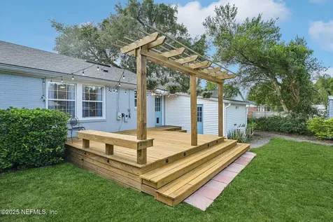 4253 Redwood Avenue Jacksonville FL 32207