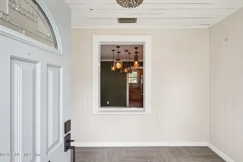 4253 Redwood Avenue Jacksonville FL 32207