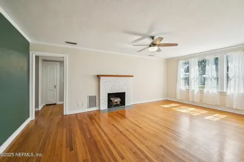 4253 Redwood Avenue Jacksonville FL 32207