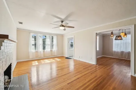 4253 Redwood Avenue Jacksonville FL 32207