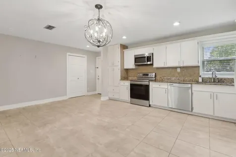 2814 Peach Drive Jacksonville FL 32246
