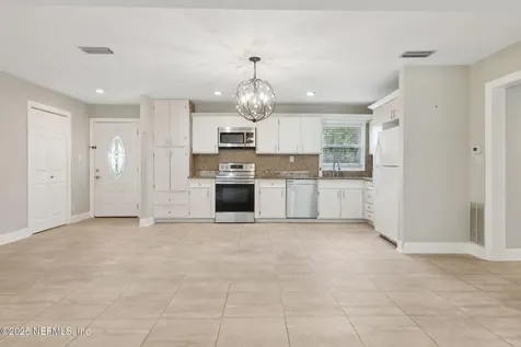 2814 Peach Drive Jacksonville FL 32246