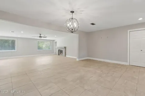 2814 Peach Drive Jacksonville FL 32246