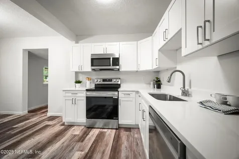 514 E 61st Street Jacksonville FL 32208