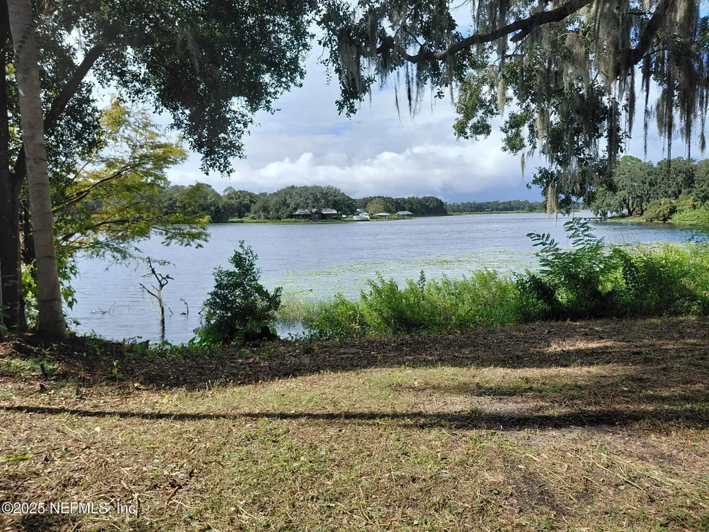 232 S Main Street Crescent City FL 32112