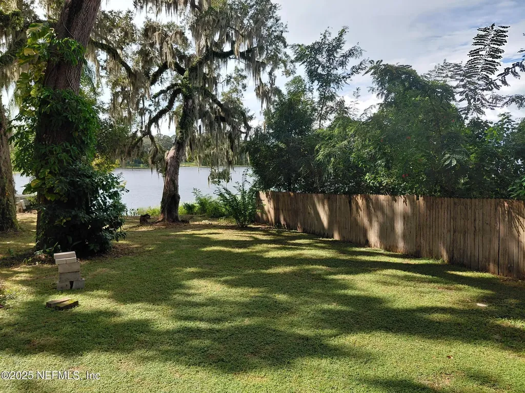 232 S Main Street Crescent City FL 32112