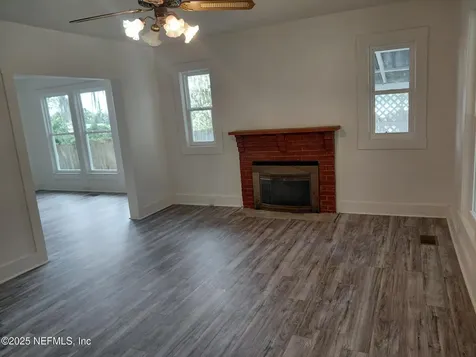 232 S Main Street Crescent City FL 32112