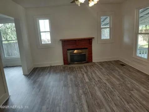 232 S Main Street Crescent City FL 32112