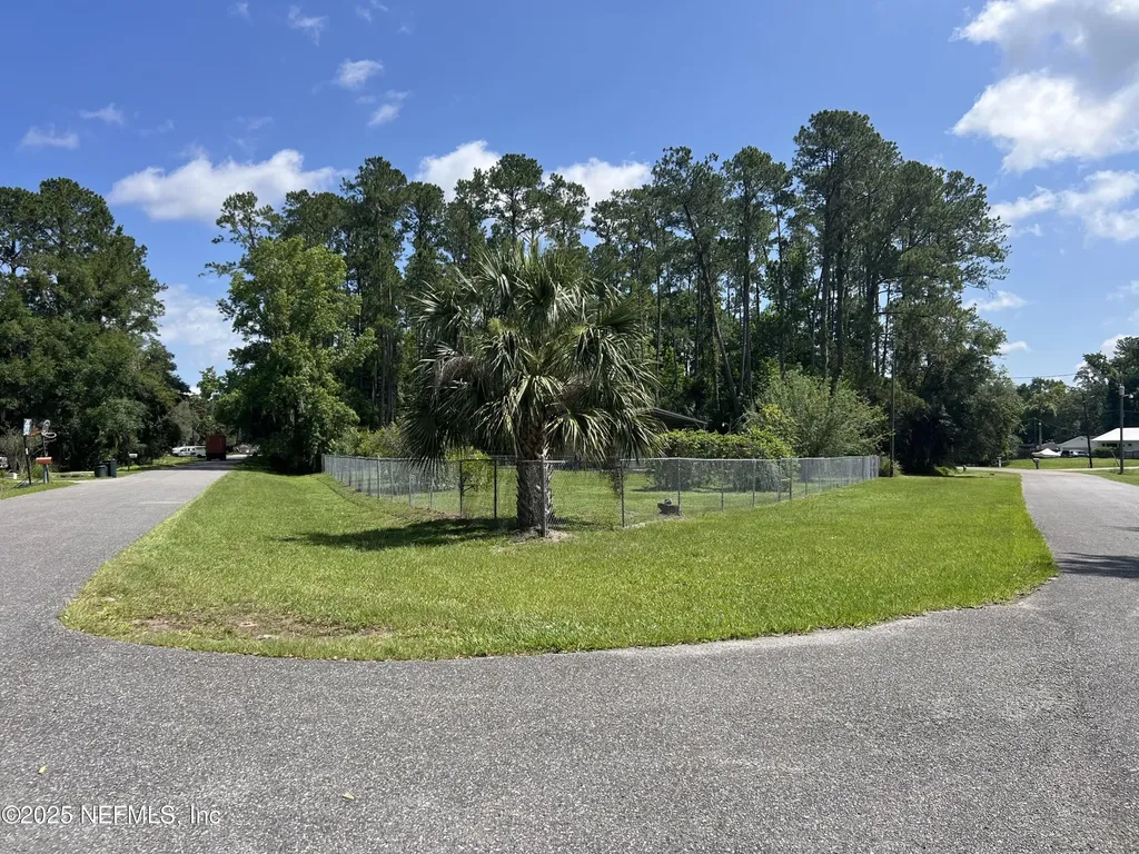 112 Park Drive Satsuma FL 32189