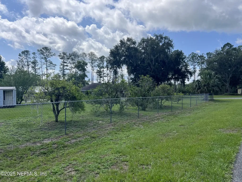 112 Park Drive Satsuma FL 32189