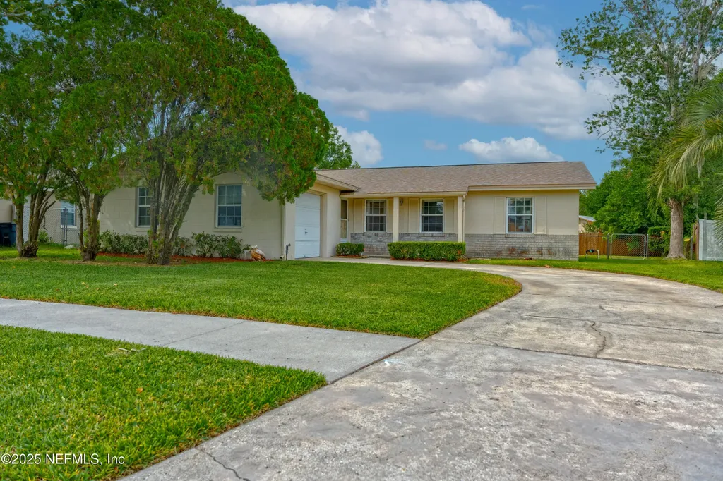 8378 Old English Drive Jacksonville FL 32244