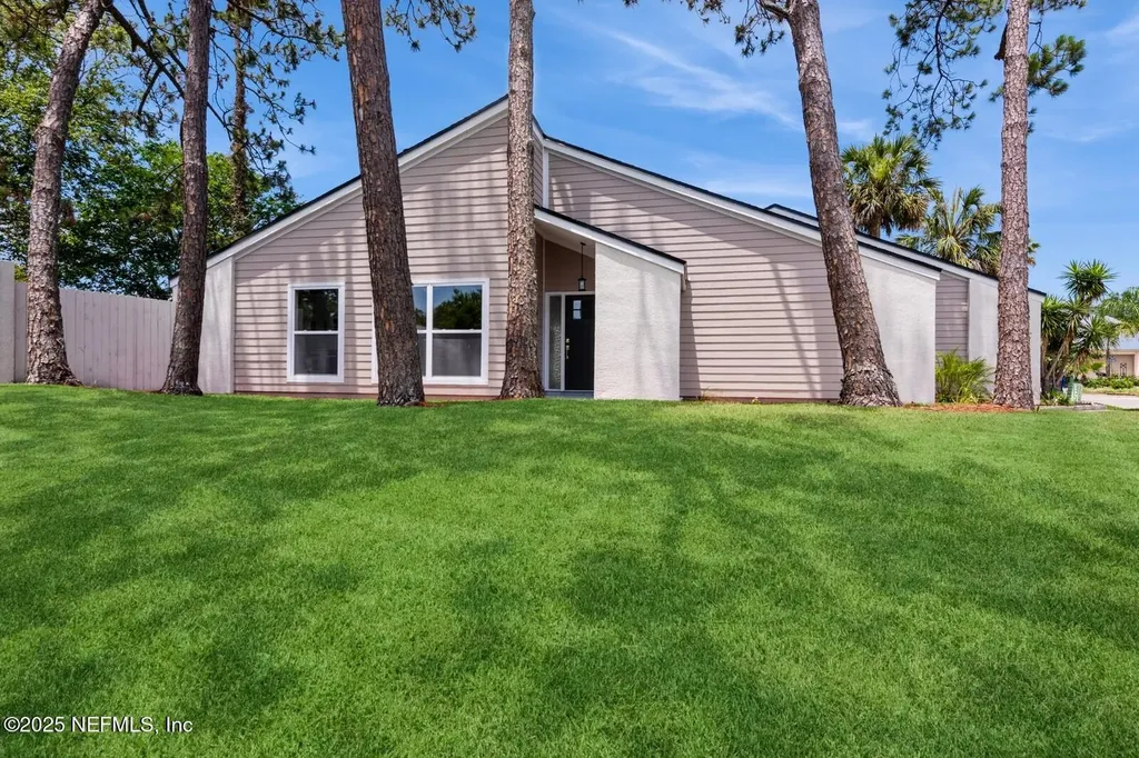 2522 Dauphine Court W Ponte Vedra Beach FL 32082