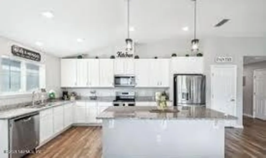 8540 Mc Glothlin Street Jacksonville FL 32210