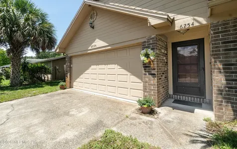 6254 Alfredo Drive W Jacksonville FL 32244