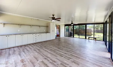 6254 Alfredo Drive W Jacksonville FL 32244
