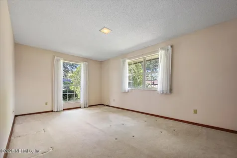 8182 Pine Lake Road Jacksonville FL 32256