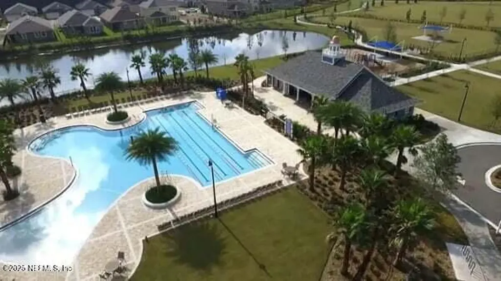 56 Gray Wolf Trail Jacksonville FL 32081