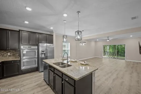 56 Gray Wolf Trail Jacksonville FL 32081