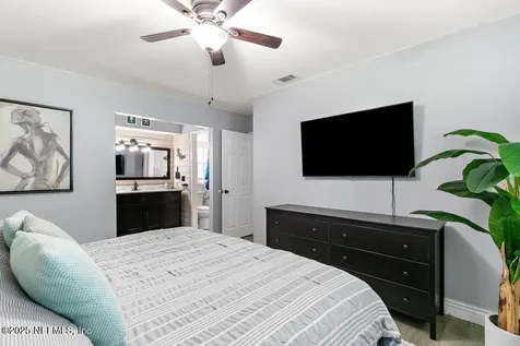 11680 W Ride Drive Jacksonville FL 32223