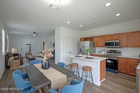 2343 White Sands Drive Jacksonville FL 32216