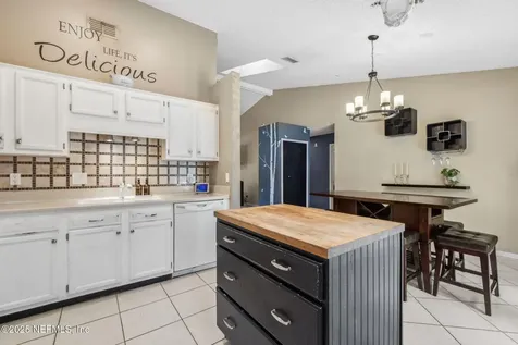 3165 Sweetwater Oaks Drive N Jacksonville FL 32223