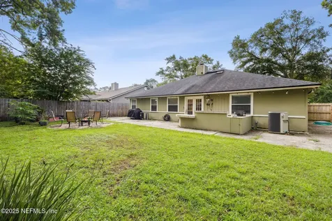 3165 Sweetwater Oaks Drive N Jacksonville FL 32223