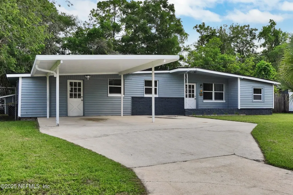 8023 Chateau Drive S Jacksonville FL 32221