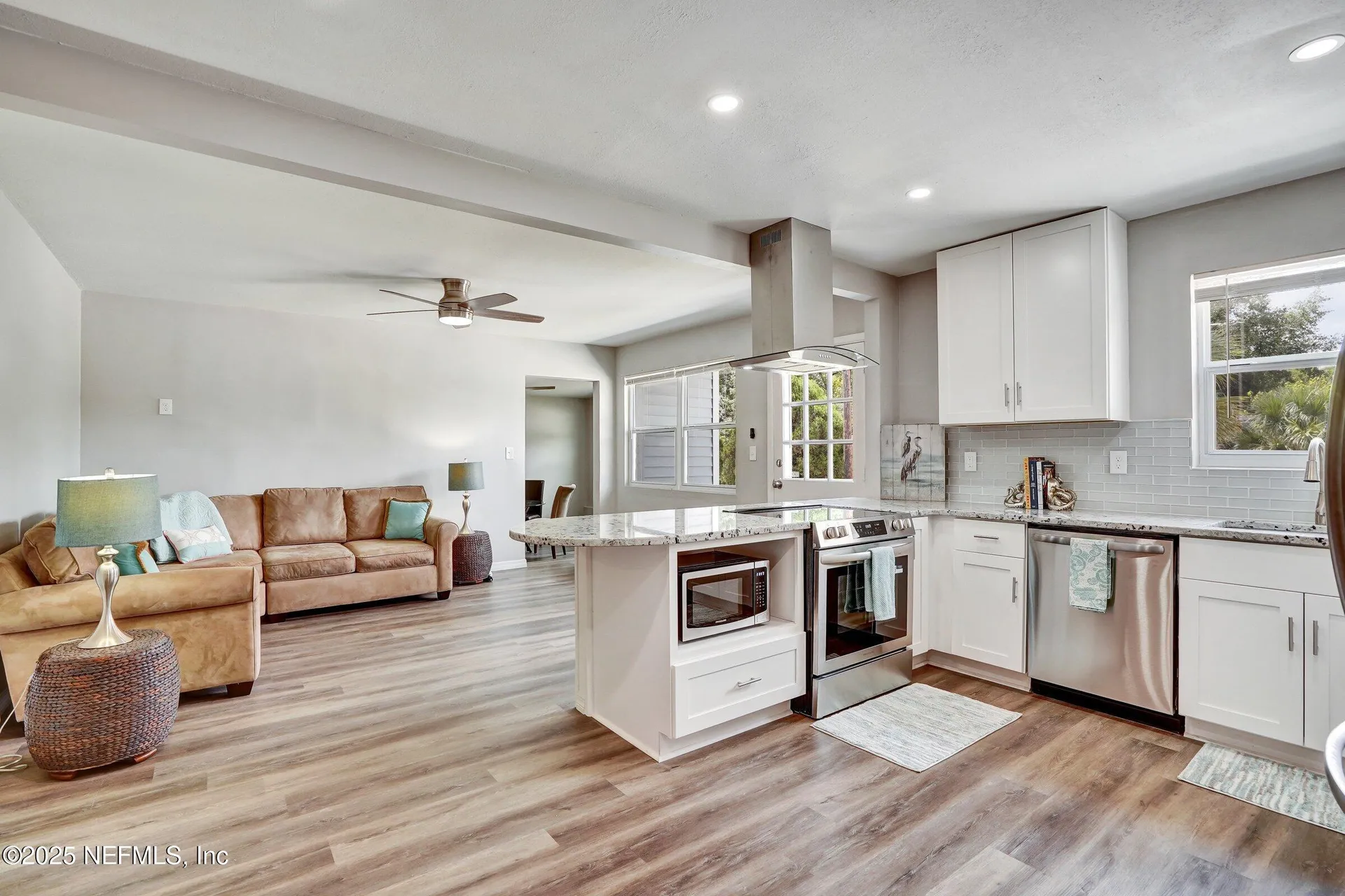 8023 Chateau Drive S Jacksonville FL 32221