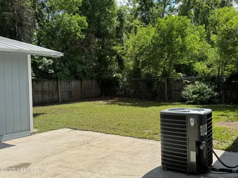 8023 Chateau Drive S Jacksonville FL 32221