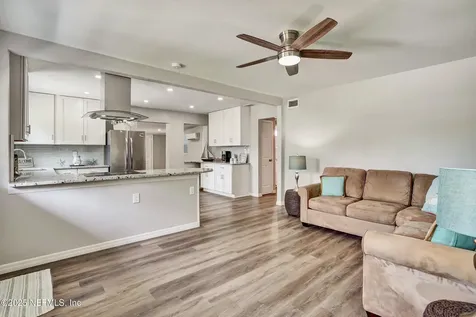 8023 Chateau Drive S Jacksonville FL 32221