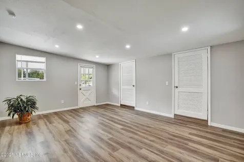 8023 Chateau Drive S Jacksonville FL 32221