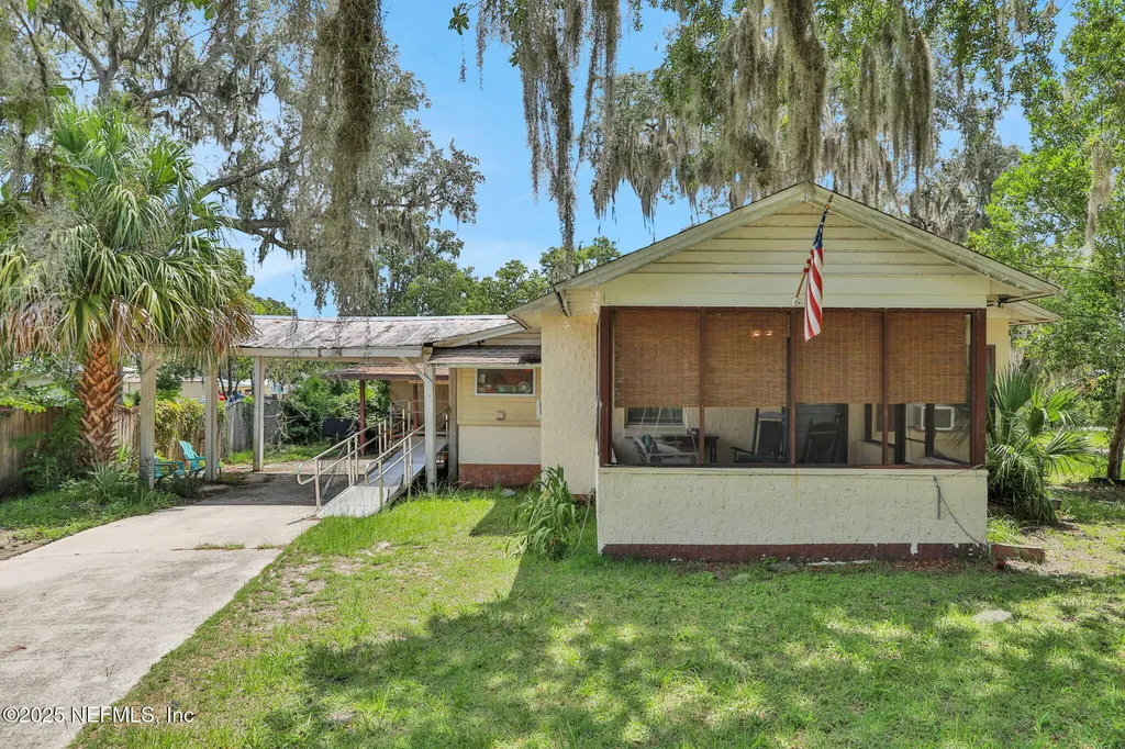 1714 Gillis Street Palatka FL 32177