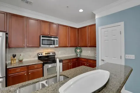 9823 Tapestry Park Circle Jacksonville FL 32246