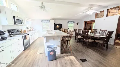 3822 County Road 220 Middleburg FL 32068