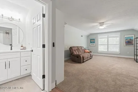 10143 Bishop Lake Road W Jacksonville FL 32256