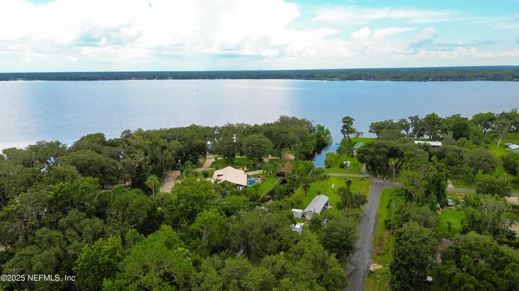 112 River Road Drive Palatka FL 32177