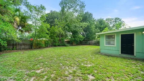 2137 La Valle Drive Jacksonville FL 32210