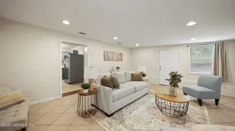 2137 La Valle Drive Jacksonville FL 32210