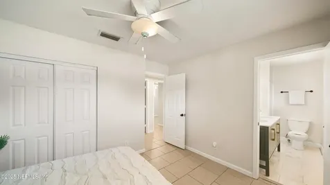 2137 La Valle Drive Jacksonville FL 32210