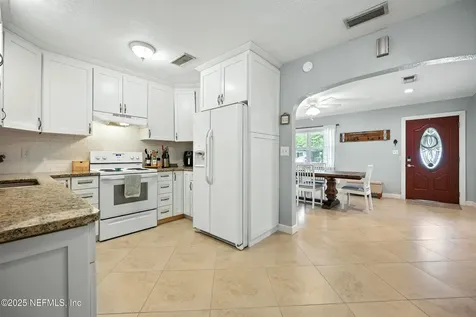 6147 Suwanee Road Jacksonville FL 32217