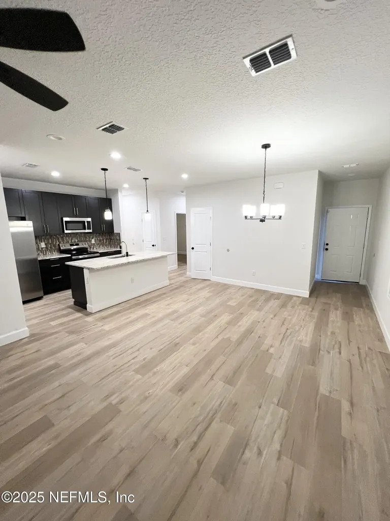 2120 W 2nd Street Jacksonville FL 32209